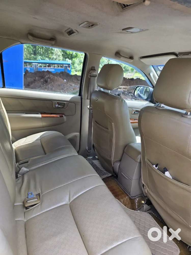 Toyota Fortuner 2010