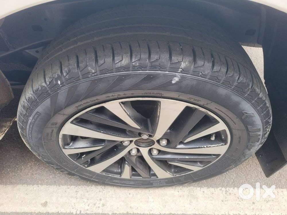 Toyota Innova Crysta 2.8 Zx At, 2016, Diesel