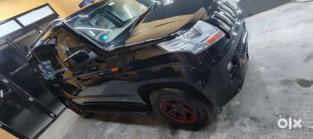 Mahindra Tuv 300 2017