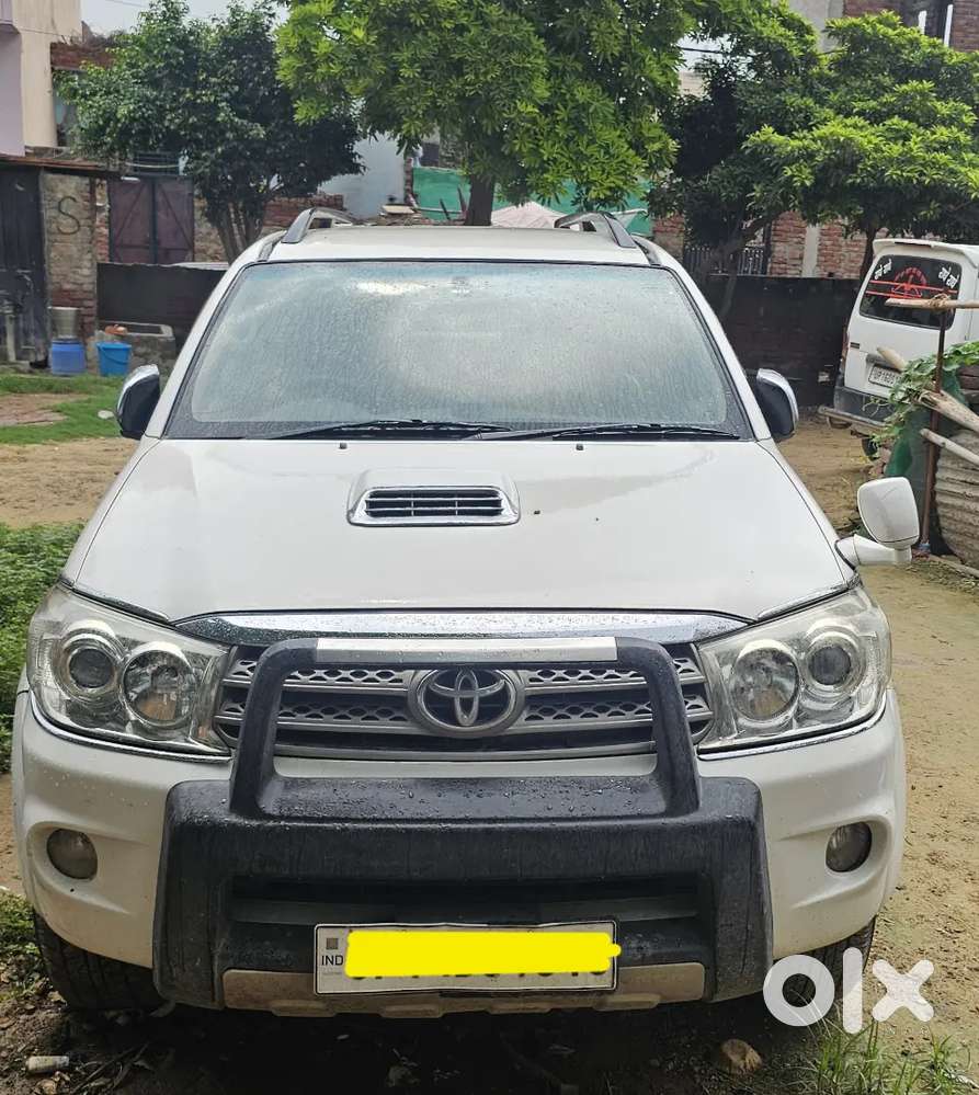 Toyota Fortuner 2010 Diesel 195000 Km Driven
