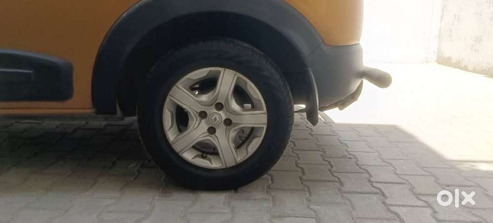 Renault Triber Rxz, 2019, Petrol