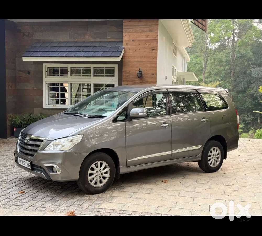 Toyota Innova 2013 Diesel 160000 Km Driven