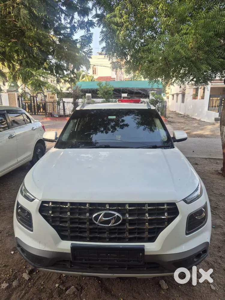 Hyundai Venue 2022 Diesel Well Maintained