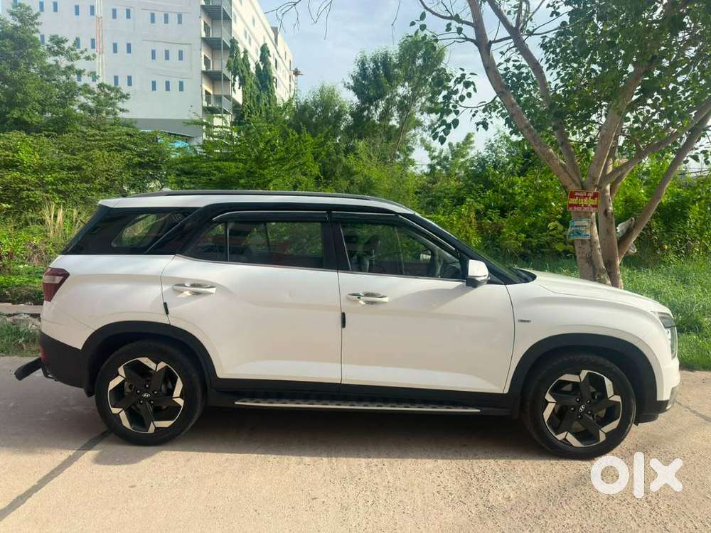 Hyundai Alcazar 2024 Petrol Well Maintained