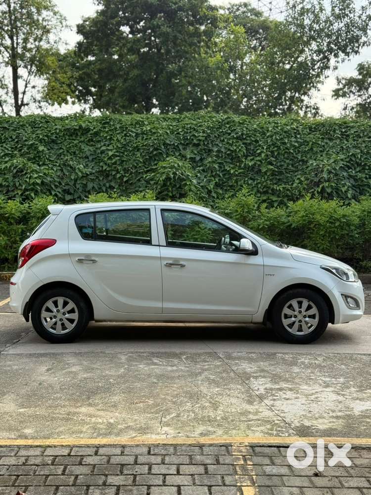 Hyundai I20 Asta 2014 Petrol Car Only Serviced By Hundai