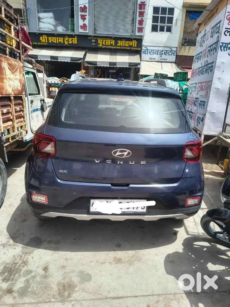 Gadi Showroom Condition Me H Jis Bhai Ko Leni Ho Vahi Massage Kare