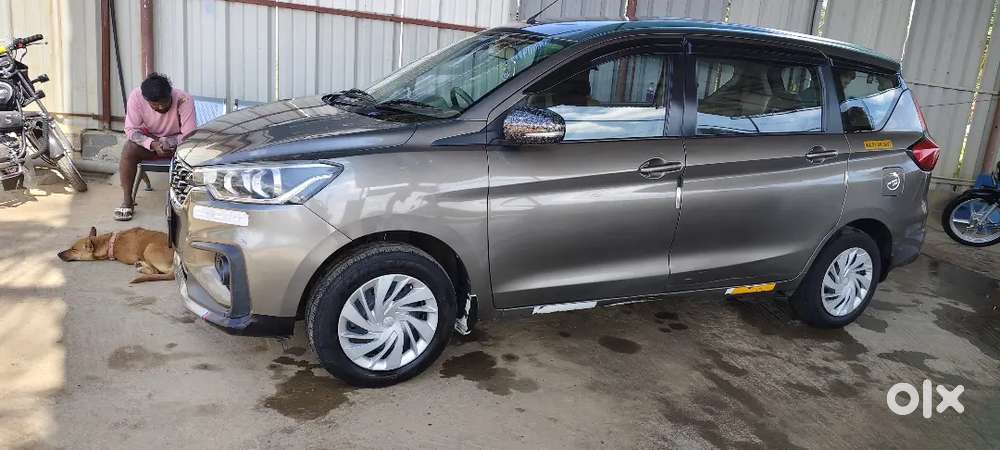 Ertiga Vxi (o) 2023 Gre Colar