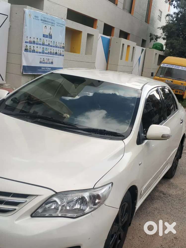 Toyota Corolla Altis 2012