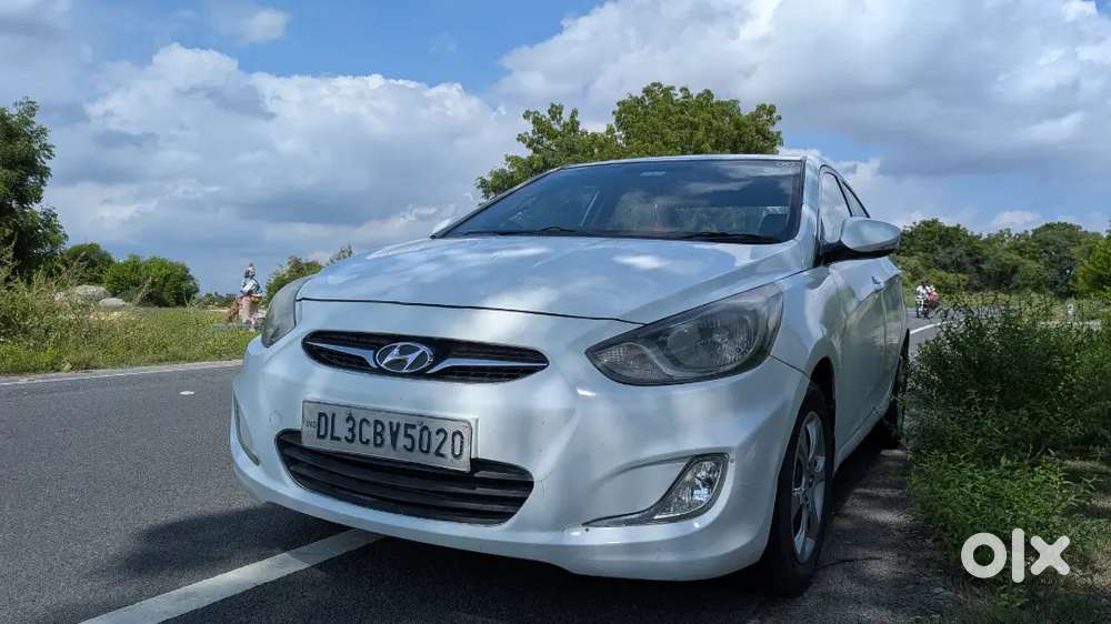 Hyundai Verna 2011 Manual Petrol 82000 Km