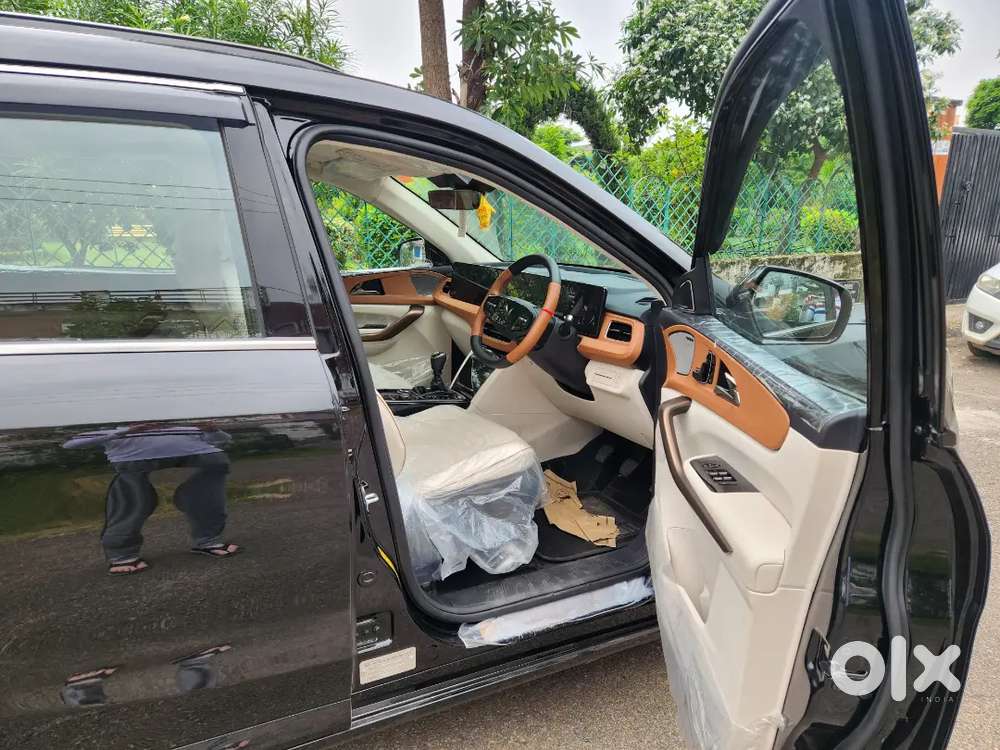 Mahindra Xuv 7xo Ax7 (t) 
2026 Diesel 1500 Km Driven
