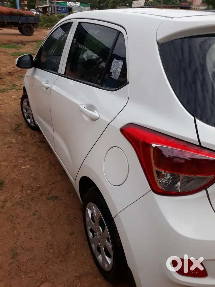 Hyundai Grand I10 2015 Petrol Well Maintained For Sale