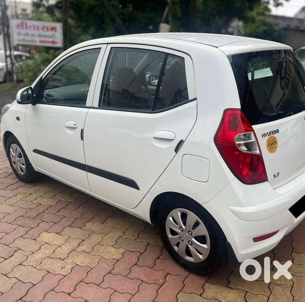 Hyundai I10 Magna 1.2 Petrol + Cng (only 75k Km Driven)