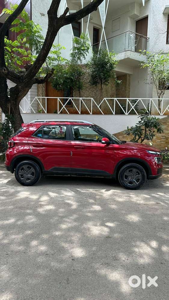 Hyundai Venue 2022 Petrol 41000 Km Driven