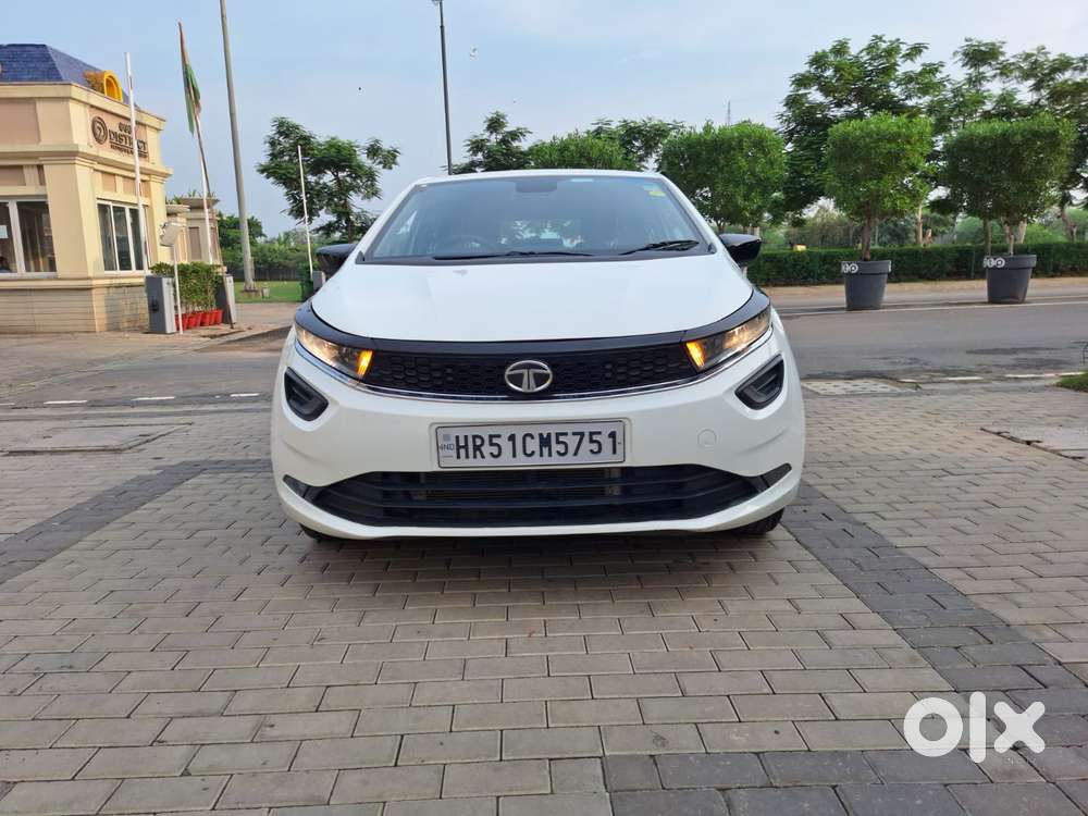 Tata Altroz Xm (s) Petrol, 2024, Petrol