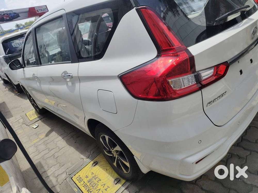 Toyota Rumion V Mt, 2025, Petrol