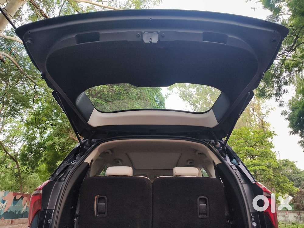 Mahindra Xuv700 2.2 Ax 7 Diesel At Luxury Pack Str Awd, 2022, Diesel