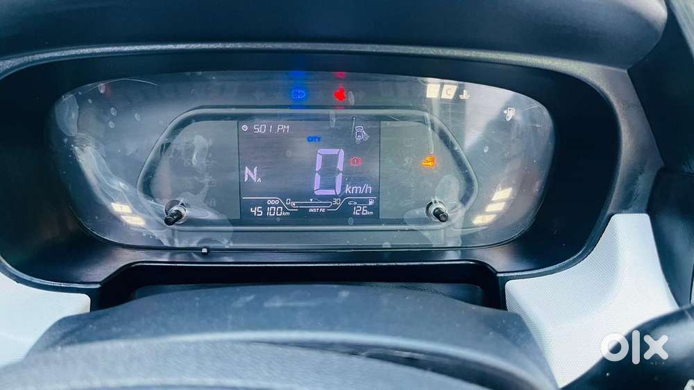 Tata Punch Accomplished Dazzle Amt Sunroof, 2023, Petrol