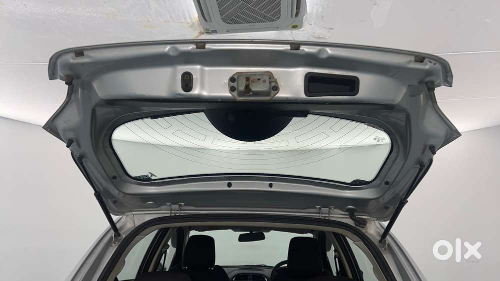 Tata Tiago Xza, 2017, Petrol