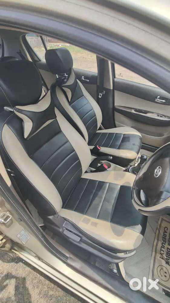 Hyundai I20 Car Top Variant Petrol Well Maintained For Sale