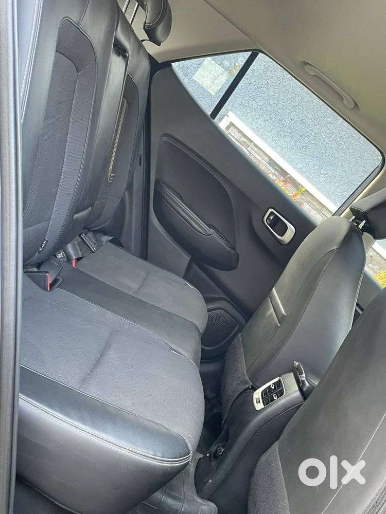 Hyundai Venue Sx (o) Mt 1.5 Diesel, 2019, Diesel