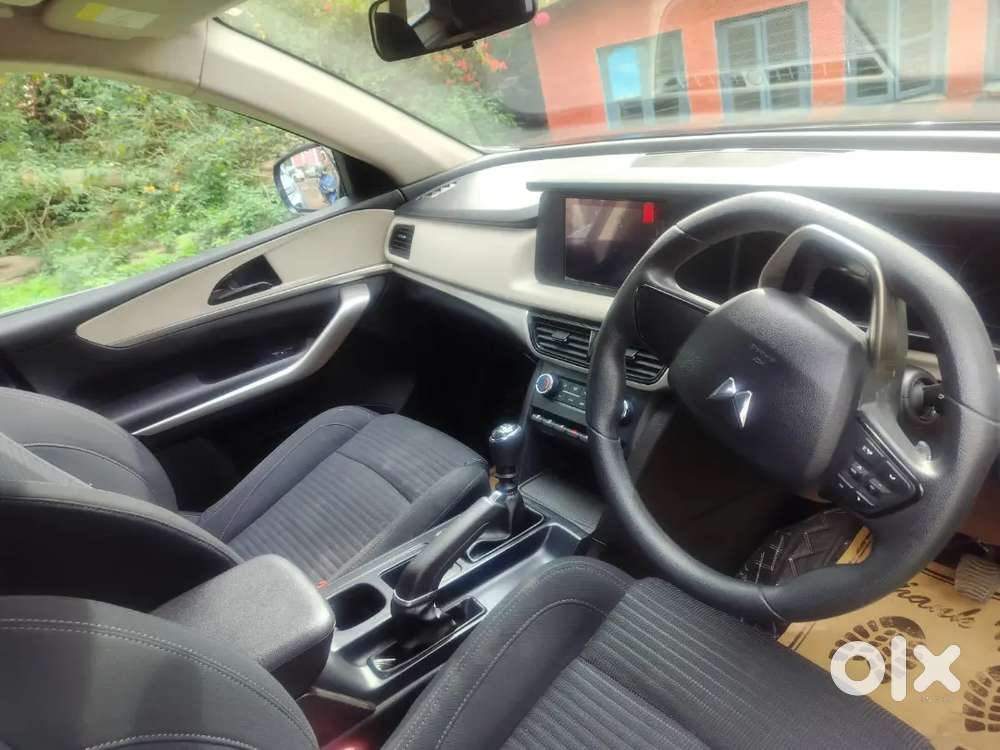 Mahindra Xuv700 2024 Petrol 35000 Km Driven