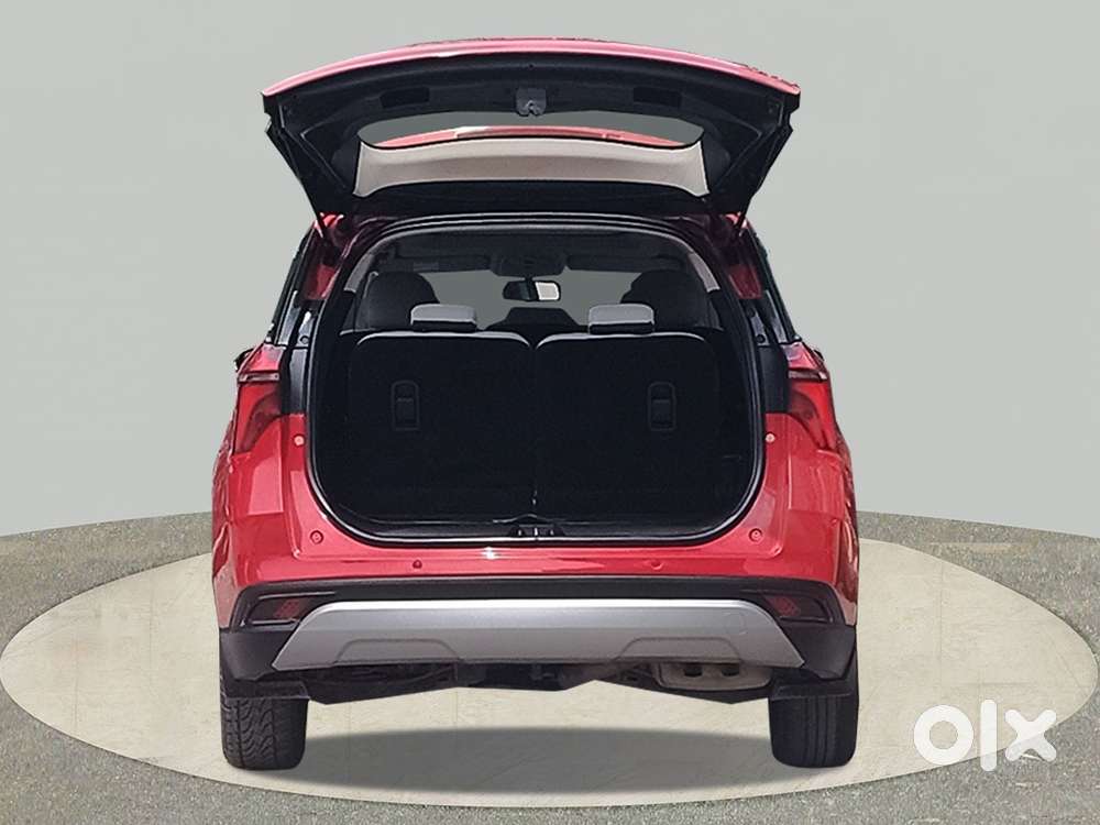 Mahindra Xuv700 2.0 Ax 5 Petrol Mt 7 Str, 2022, Petrol