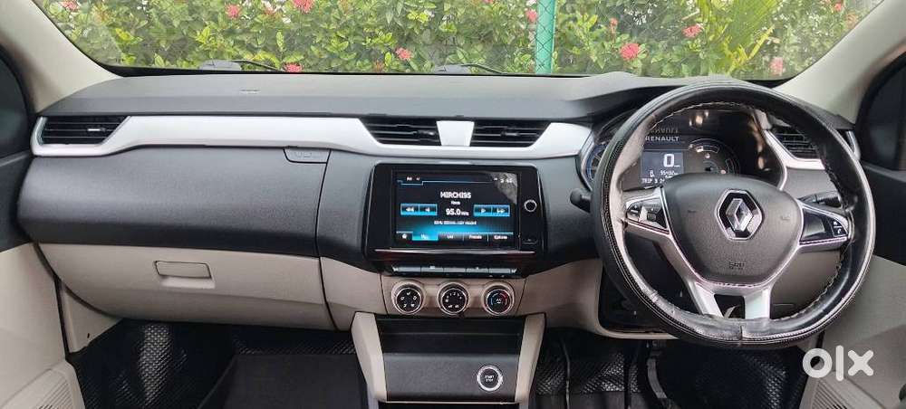 Renault Triber Rxz, 2022, Petrol