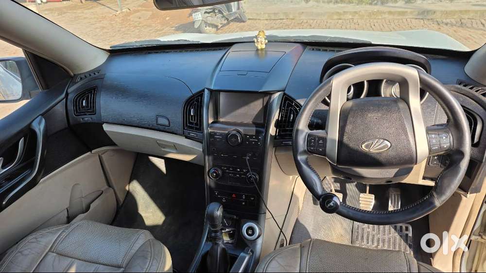 2016 Xuv500 W10  Sunroof  New Tyres Only 6 Months Old  Mint Conditi