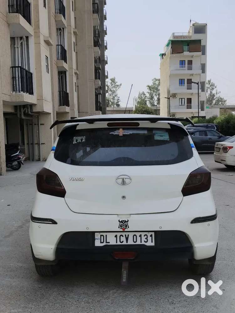 2 Gadi H Parking Issue H Islye Sale Krra Hu Bhot Achi Gadi H