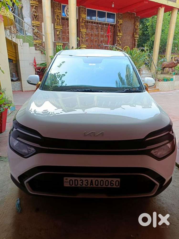 Kia Carens 2024 Petrol Well Maintained