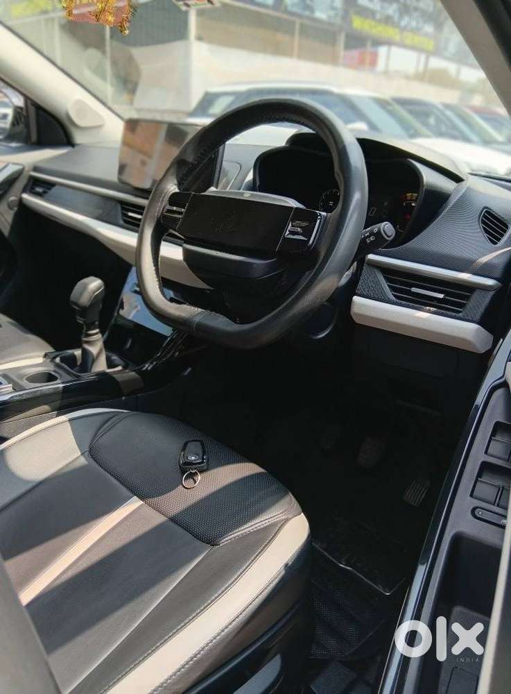 Tata Nexon Creative Plus 1.2 Revotron Petrol 6 Mt Dt, 2025, Cng & Hy..