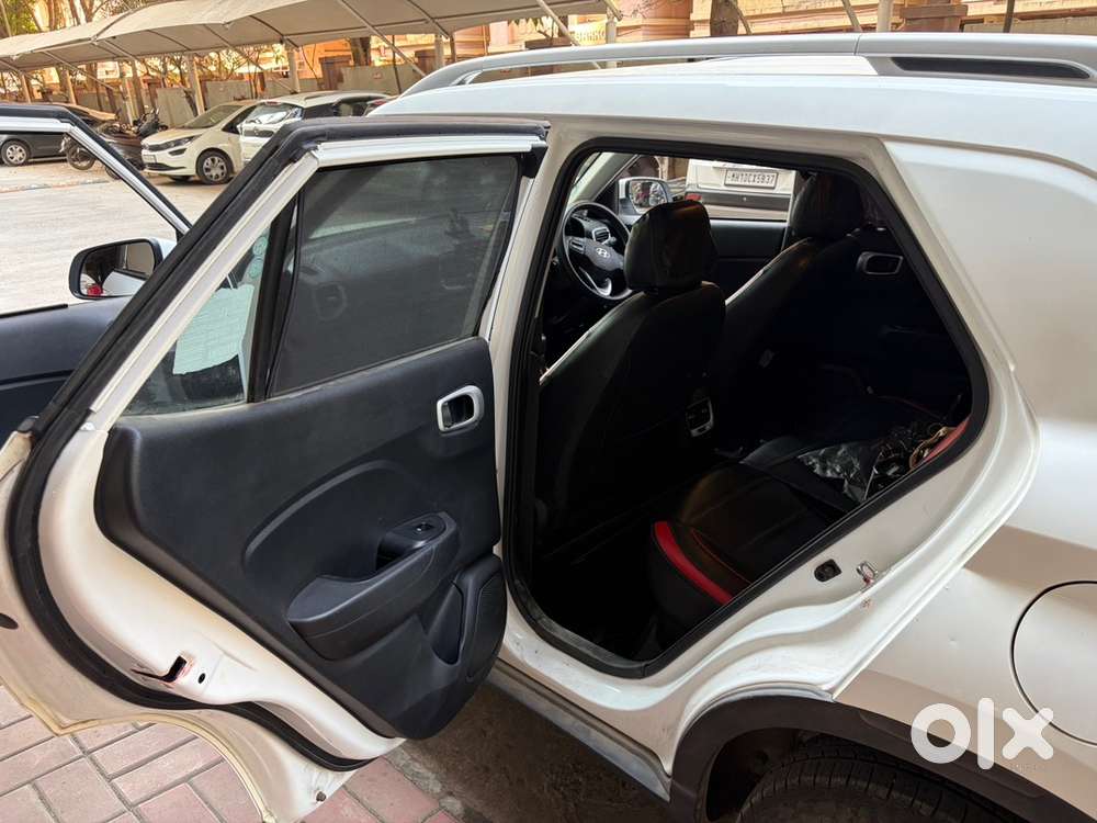 Hyundai Venue 2020 Petrol Well Maintained