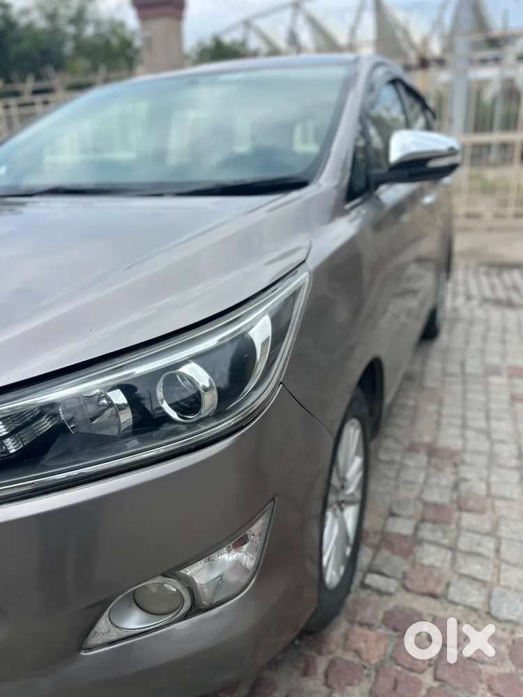 Toyota Innova Crysta 2.8 Zx At 7 Seater, 2016, Diesel