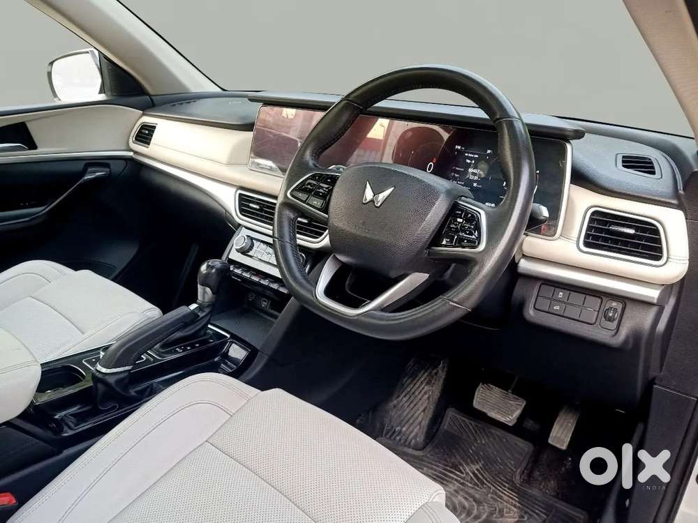 Mahindra Xuv700 2.0 Ax 7 Petrol At Str, 2022, Petrol