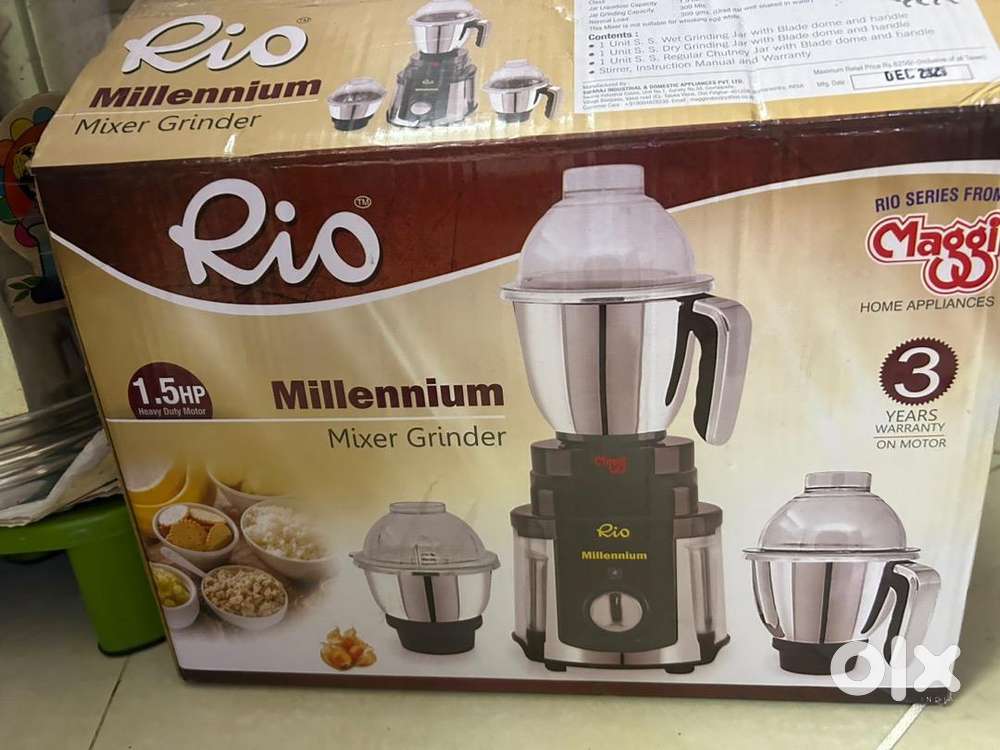 Mixer grinder with store atta maker