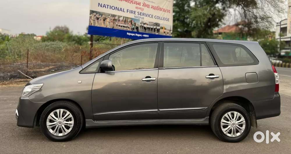 Toyota Innova 2.5 G (diesel) 8 Seater Bs Iv, 2015, Diesel