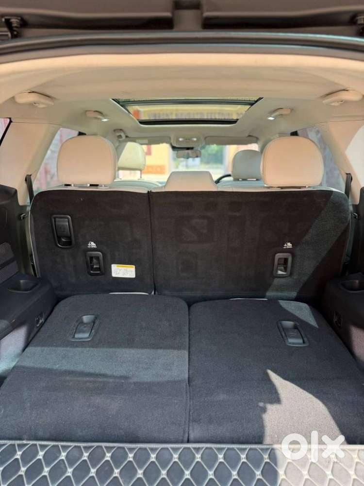 Mahindra Xuv700 2.0 Ax 7 Petrol At Str, 2023, Petrol