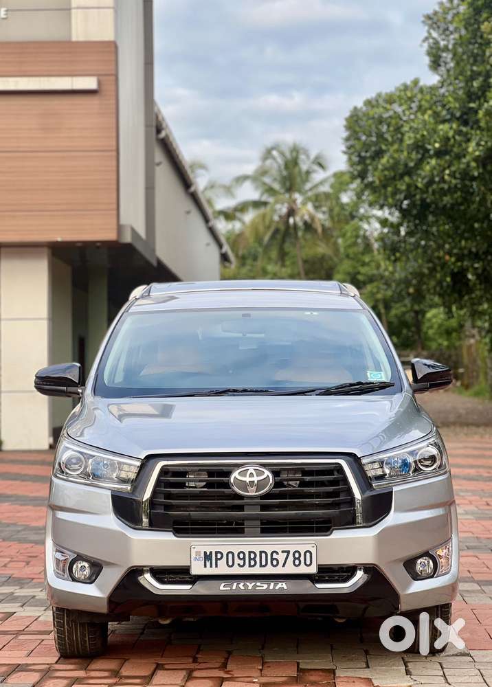 Toyota Innova Crysta 2.4 V, 2016, Diesel