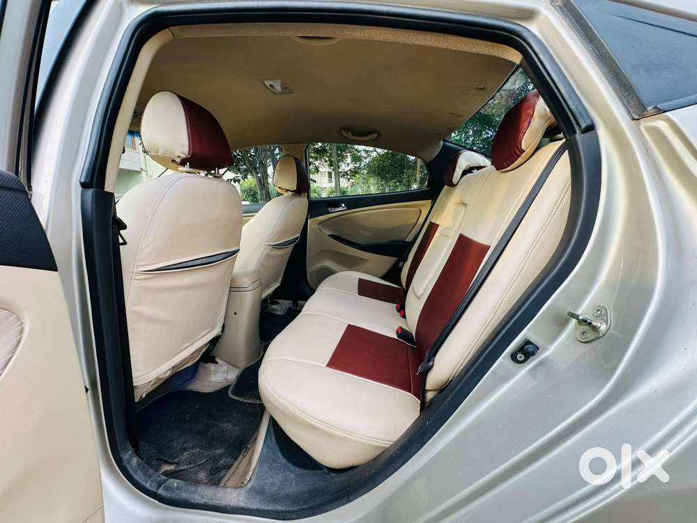 Hyundai Verna Fluidic 1.6 Vtvt Sx, 2011, Petrol