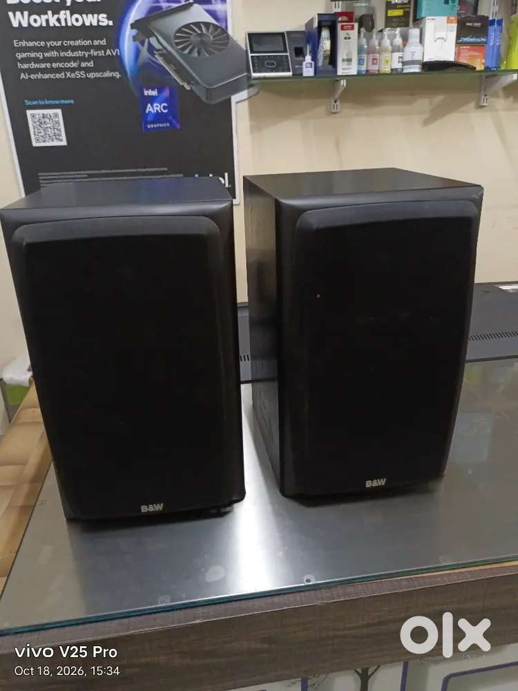B&W DM303 BOOK SHALF SPEAKERS