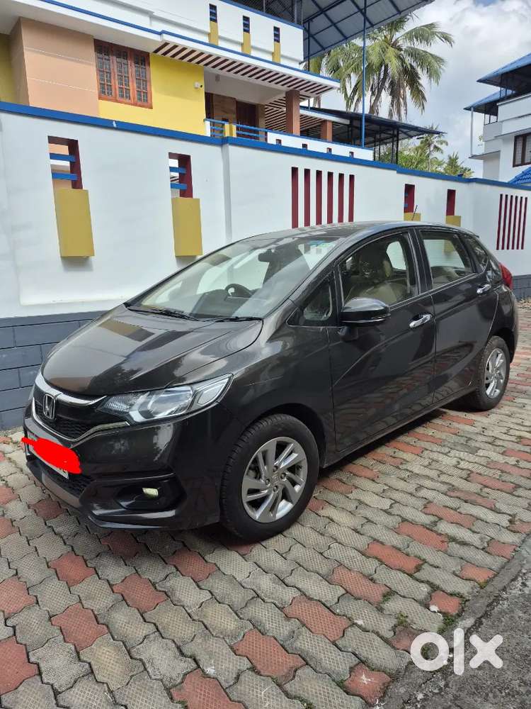 Well-maintained Honda Jazz Vx Cvt (auto), Single-owner Car, 29,300 Km.
