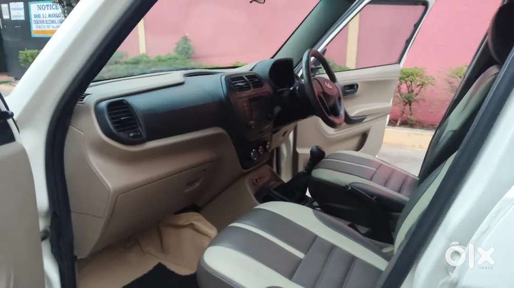 Mahindra Tuv 300 2015 Diesel 167000 Km Driven
