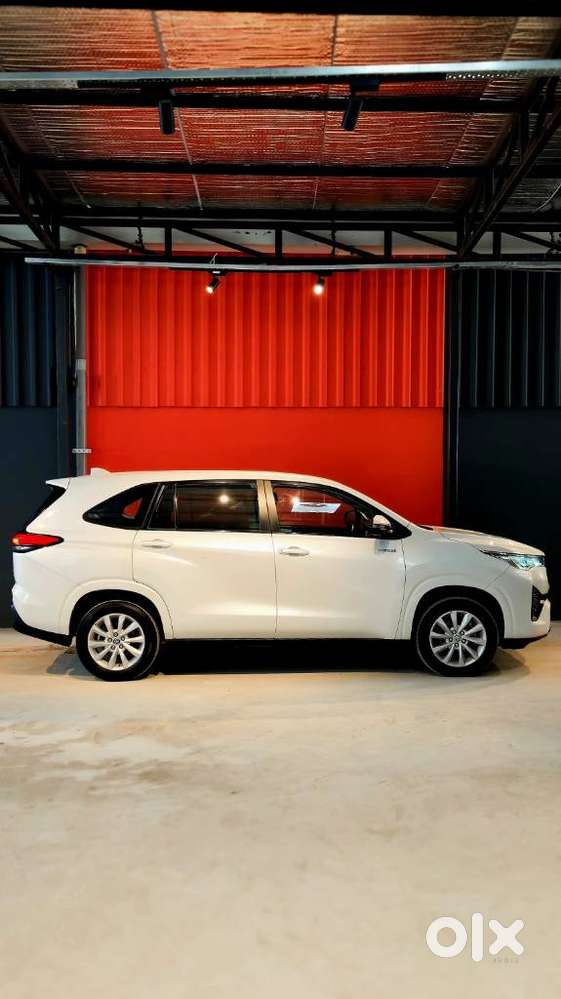 Toyota Innova Hycross 2.0 Vx Hybrid 7 Str, 2023, Cng & Hybrids