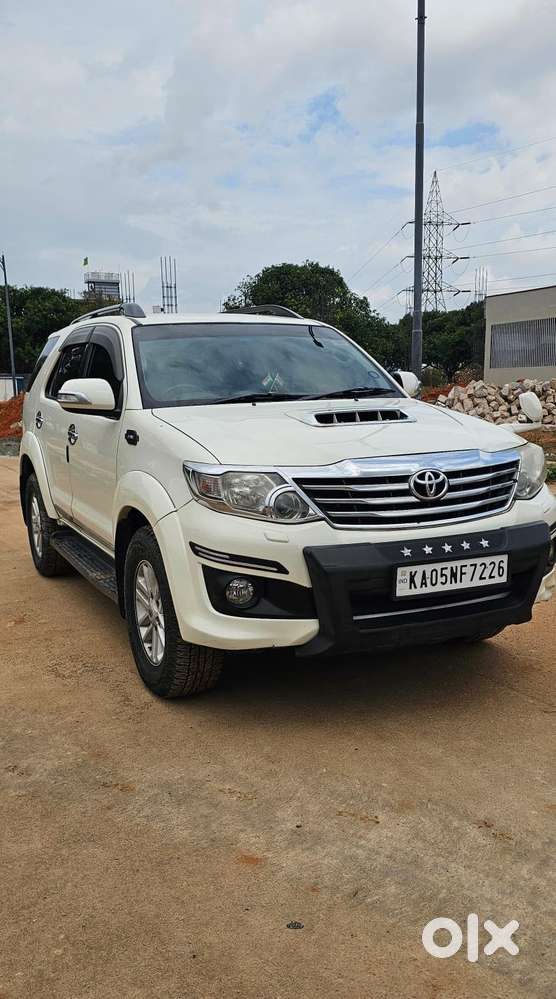 Toyota Fortuner 4x2 Manual, 2013, Diesel