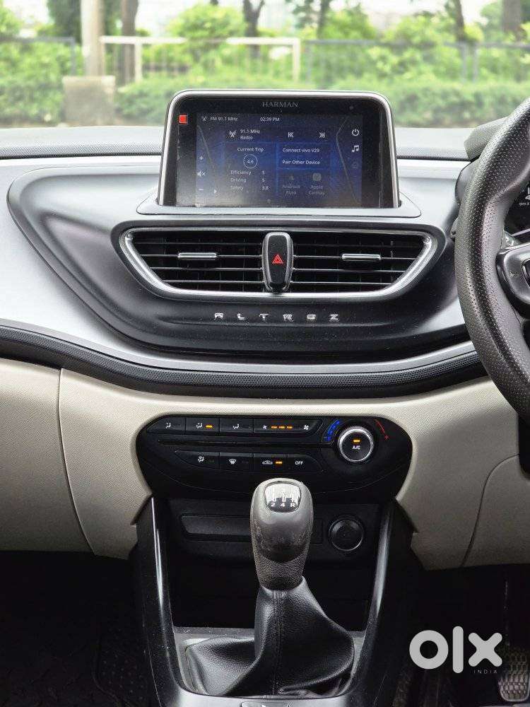 Tata Altroz 1.2 Xm Plus, 2022, Petrol