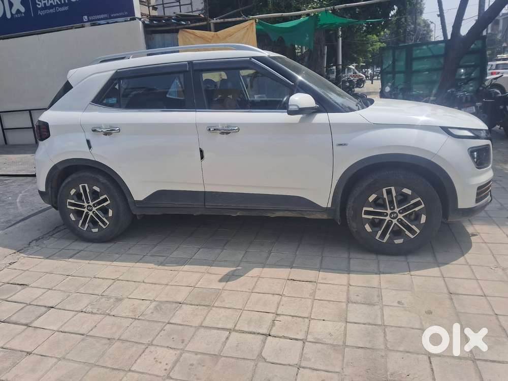 Hyundai Venue 1.0 Sx (o) Turbo Dct, 2023, Petrol