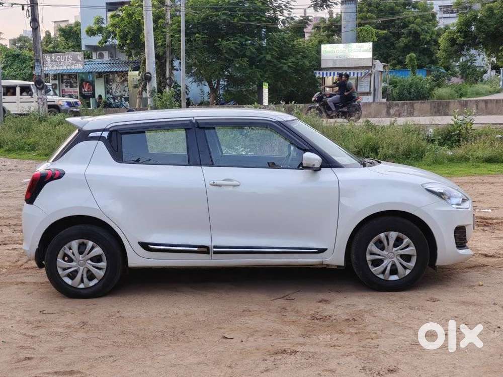 Maruti Suzuki Swift Vxi + Manual, 2020, Petrol