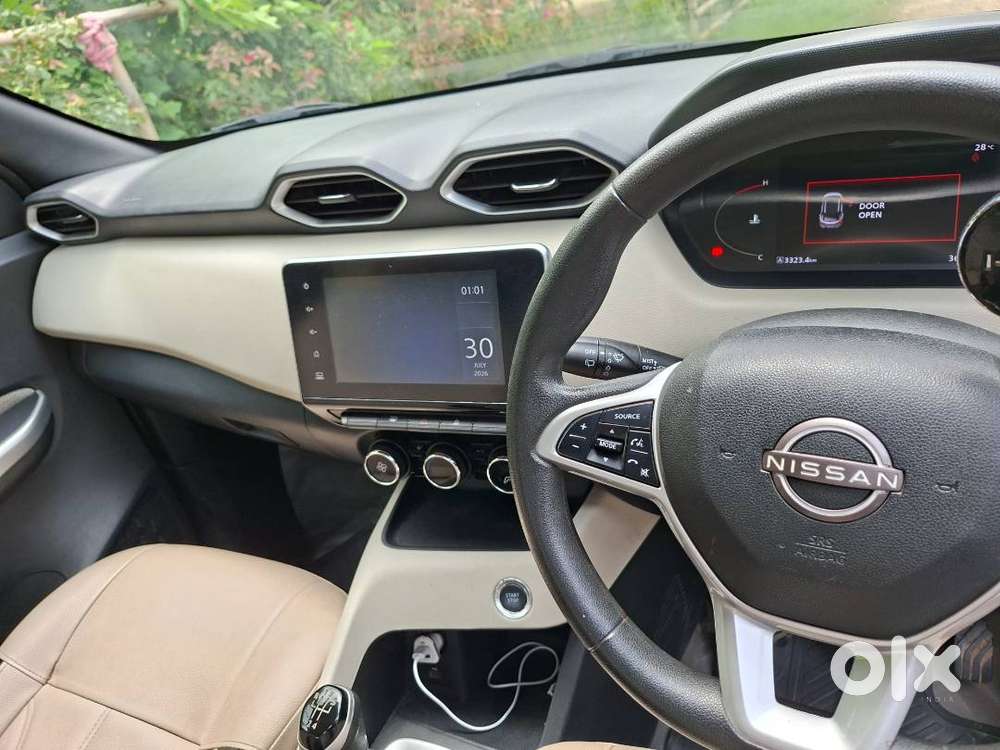 Nissan Magnite Black Xv