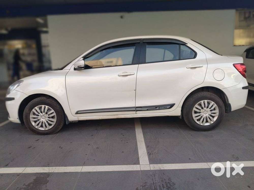 Maruti Suzuki Dzire 1.2 Vxi, 2022, Petrol