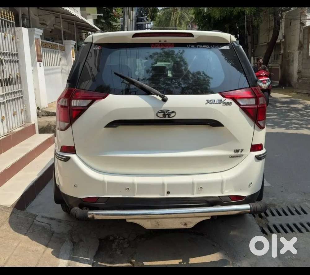 Xuv 500 , W7 At Company Serviced